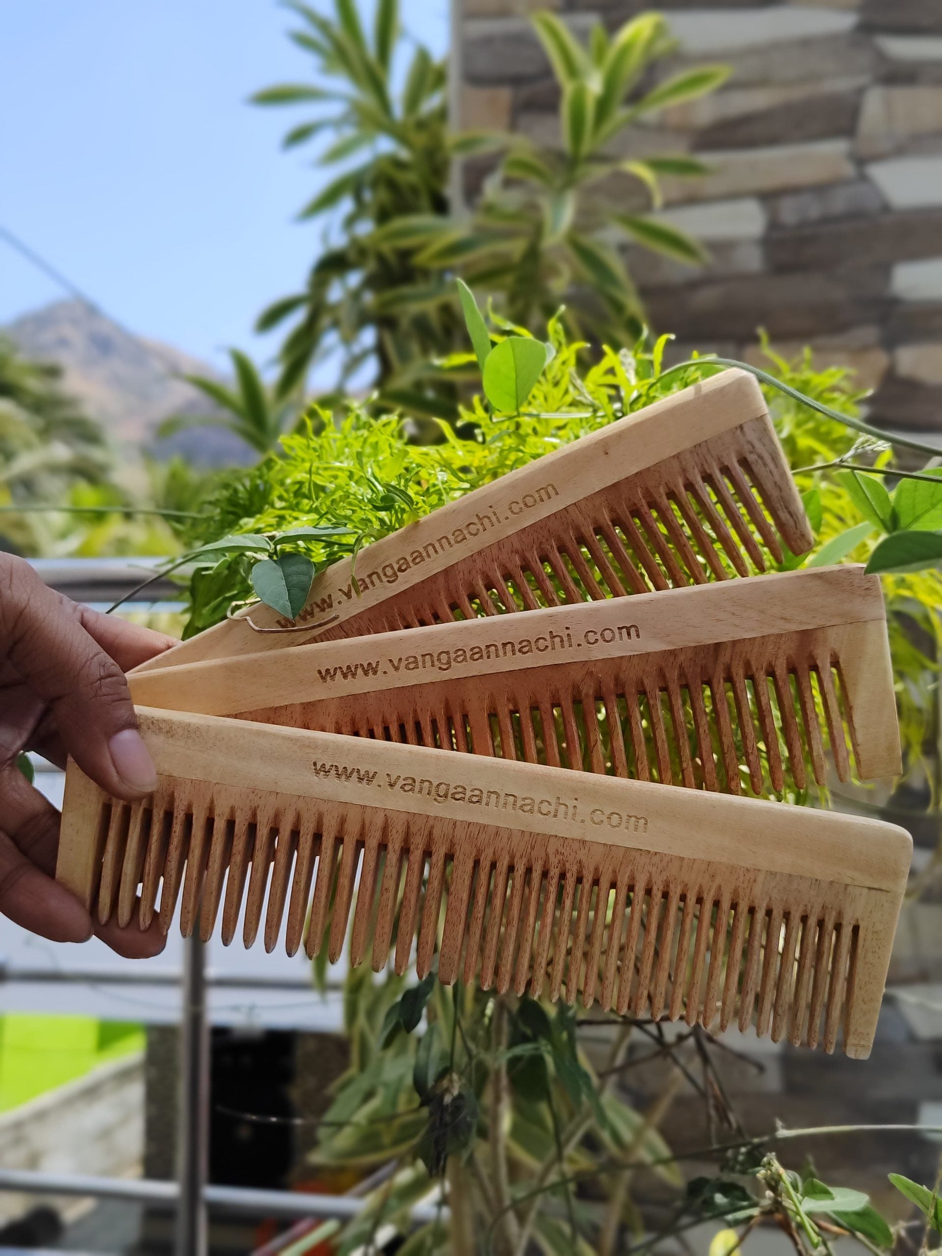 Vanga Annachi Dual Tooth Neem comb